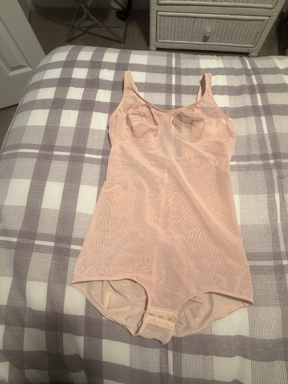 Women's Nude Shapewear Bodysuit - Soft Peach